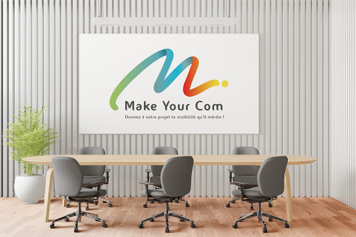 Poster Frame in living room Psd Mockup